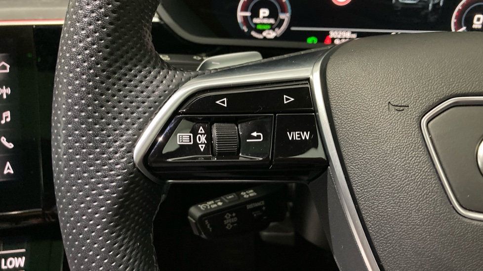 Audi e-tron 300kW 55 Quattro 95kWh Vorsprung 5dr Auto Electric Hatchback - Image 17