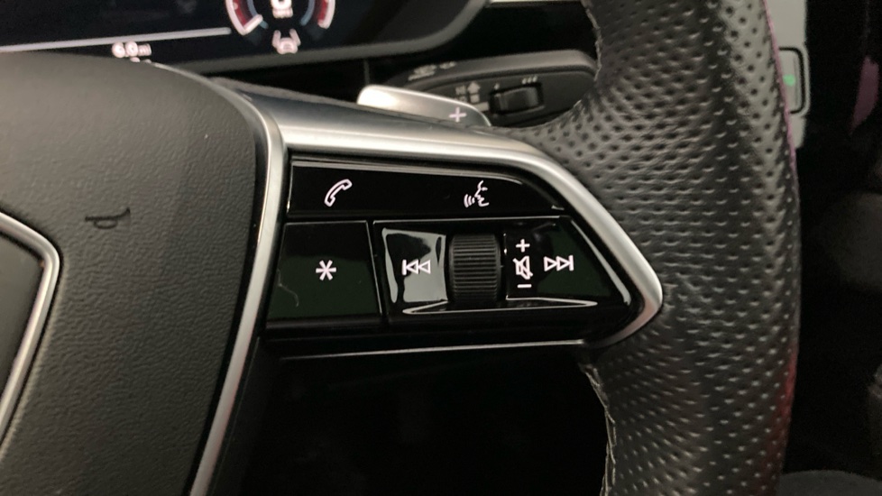 Audi e-tron 300kW 55 Quattro 95kWh Vorsprung 5dr Auto Electric Hatchback - Image 18