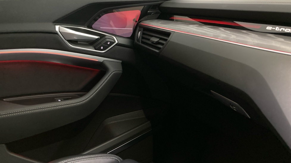 Audi e-tron 300kW 55 Quattro 95kWh Vorsprung 5dr Auto Electric Hatchback - Image 29