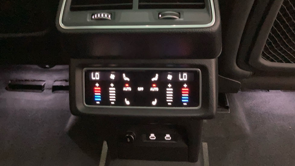 Audi e-tron 300kW 55 Quattro 95kWh Vorsprung 5dr Auto Electric Hatchback - Image 33