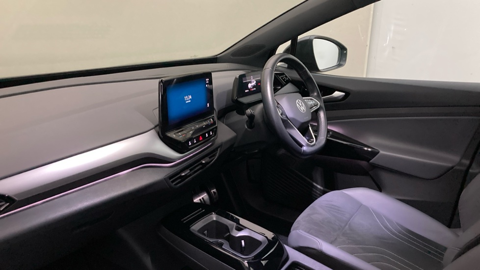 Volkswagen ID.4 109kW Life Pure 52kWh 5dr Auto Electric Estate - Image 2
