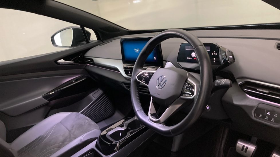 Volkswagen ID.4 109kW Life Pure 52kWh 5dr Auto Electric Estate - Image 6