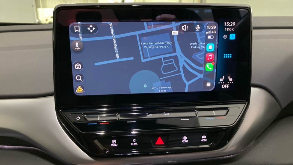 Volkswagen ID.4 109kW Life Pure 52kWh 5dr Auto Electric Estate - Image 33