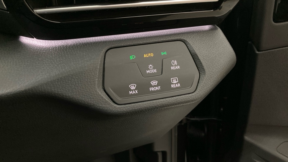 Volkswagen ID.4 109kW Life Pure 52kWh 5dr Auto Electric Estate - Image 40