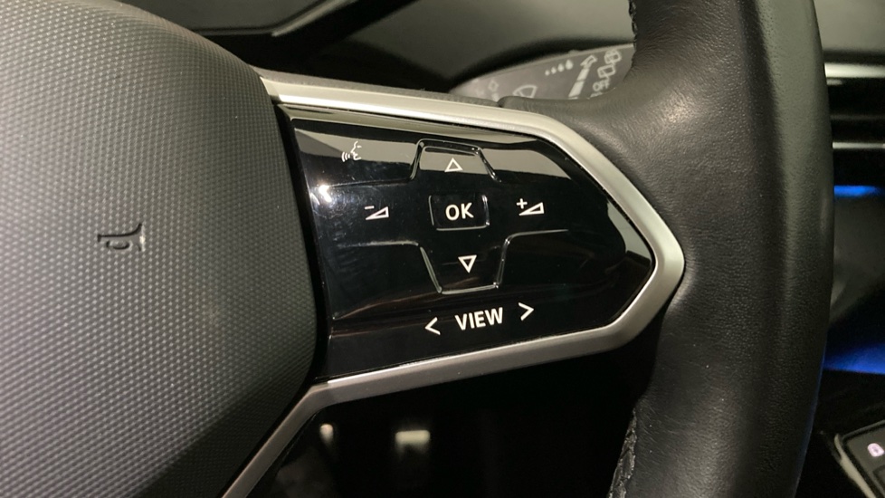 Volkswagen ID.4 109kW Life Pure 52kWh 5dr Auto Electric Estate - Image 18