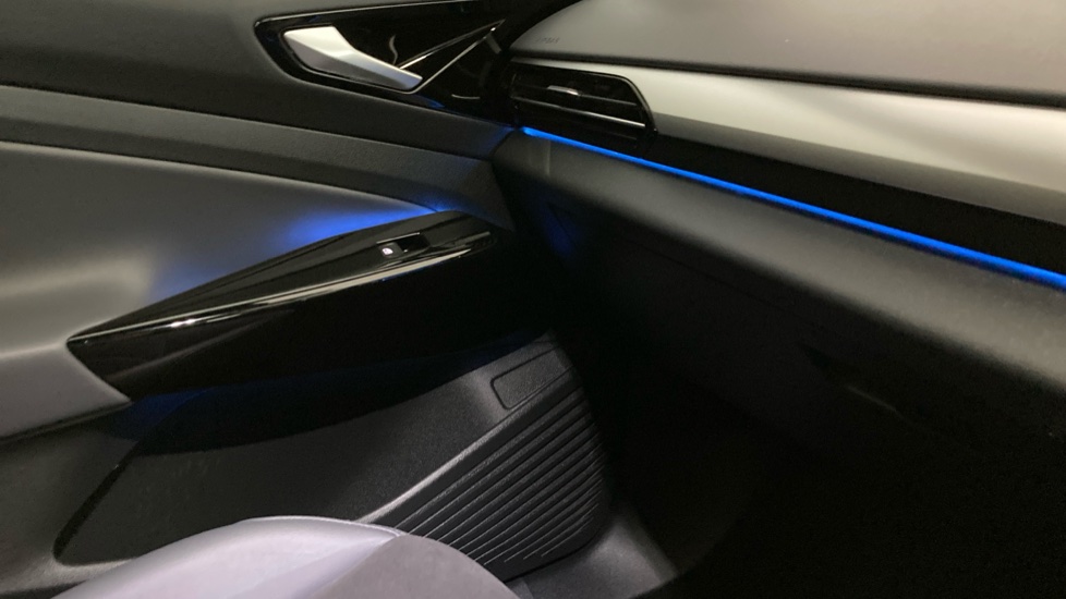 Volkswagen ID.4 109kW Life Pure 52kWh 5dr Auto Electric Estate - Image 30