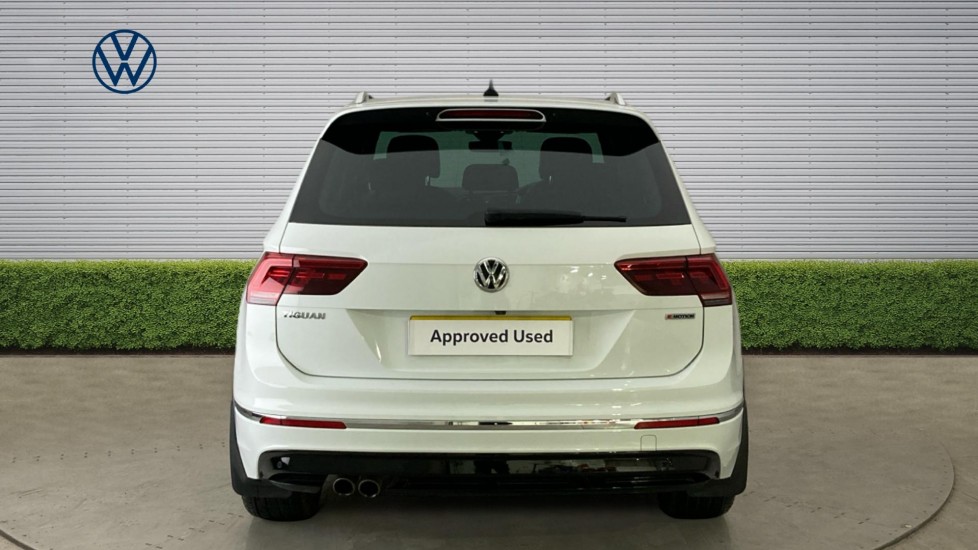 Volkswagen Tiguan 2.0 TDi 150 4Motion R-Line Tech 5dr Diesel Estate - Image 8