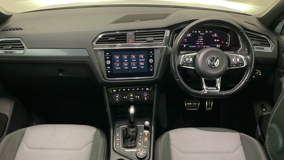 Volkswagen Tiguan 2.0 TDi 150 4Motion R-Line Tech 5dr Diesel Estate - Image 9