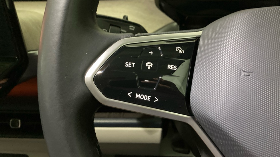 Volkswagen ID. Buzz 150kW Style Pro 77kWh 5dr Auto Electric Estate - Image 17