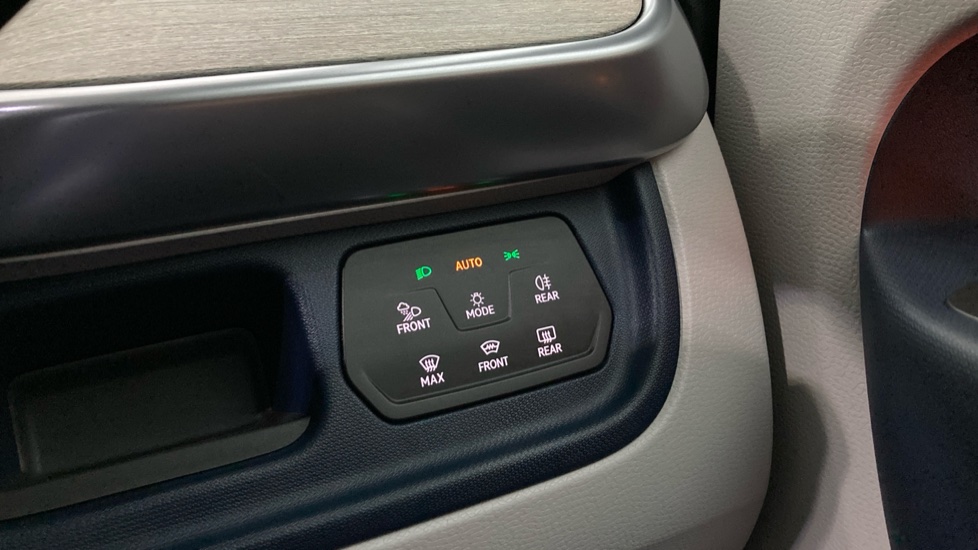 Volkswagen ID. Buzz 150kW Style Pro 77kWh 5dr Auto Electric Estate - Image 30