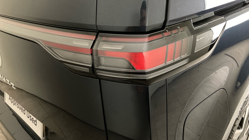 Volkswagen ID. Buzz 150kW Style Pro 77kWh 5dr Auto Electric Estate - Image 39