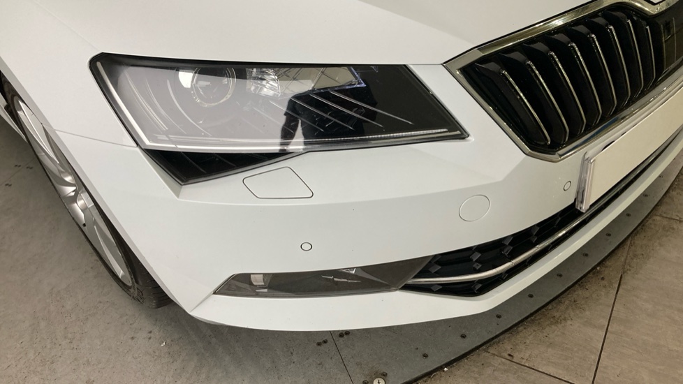 Skoda Superb 1.5 TSI SE L Executive 5dr DSG Petrol Hatchback - Image 21