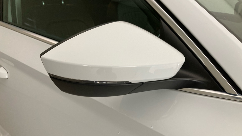 Skoda Superb 1.5 TSI SE L Executive 5dr DSG Petrol Hatchback - Image 29