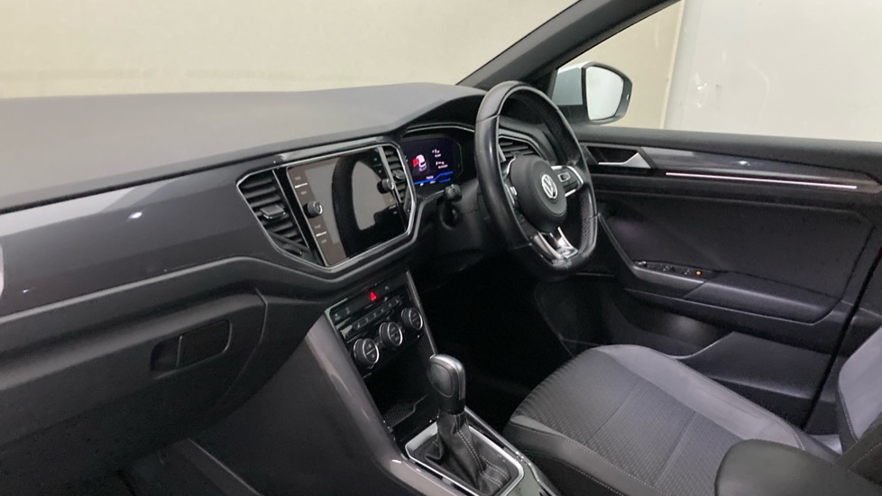 Volkswagen T-Roc 1.5 TSI EVO R-Line 5dr DSG Petrol Hatchback - Image 2