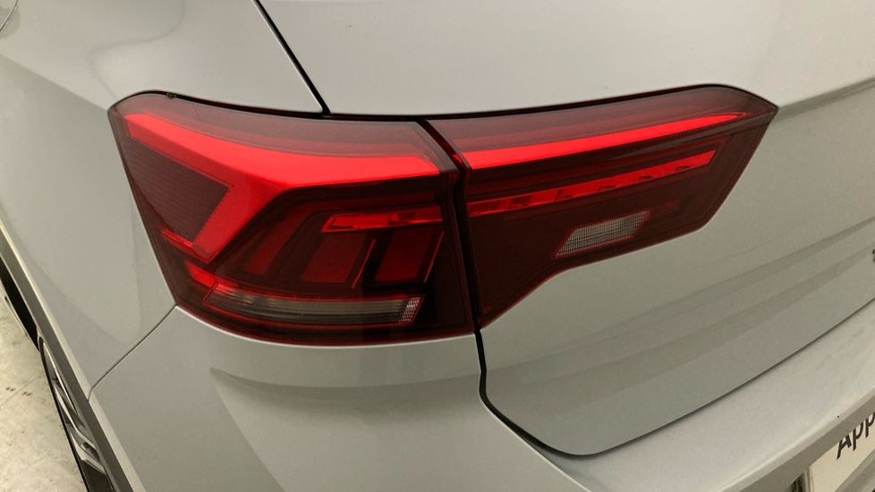 Volkswagen T-Roc 1.5 TSI EVO R-Line 5dr DSG Petrol Hatchback - Image 24