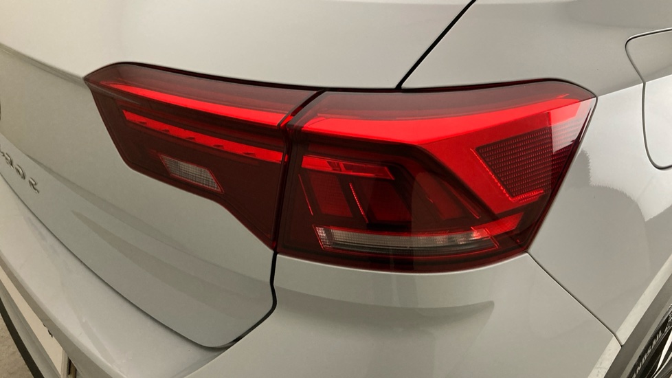 Volkswagen T-Roc 1.5 TSI EVO R-Line 5dr DSG Petrol Hatchback - Image 25