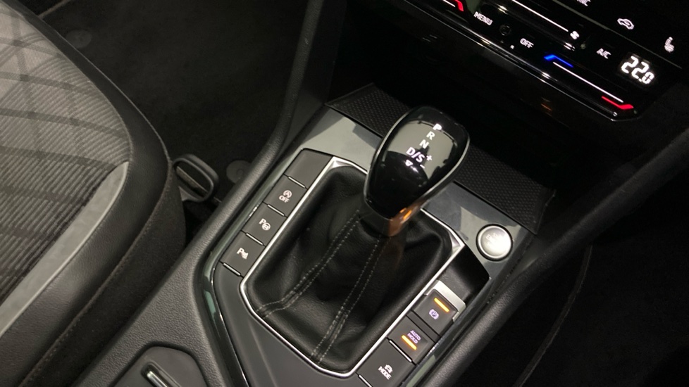 Volkswagen Tiguan 1.5 TSI 150 R-Line 5dr DSG Petrol Estate - Image 14