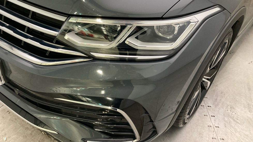 Volkswagen Tiguan 1.5 TSI 150 R-Line 5dr DSG Petrol Estate - Image 22