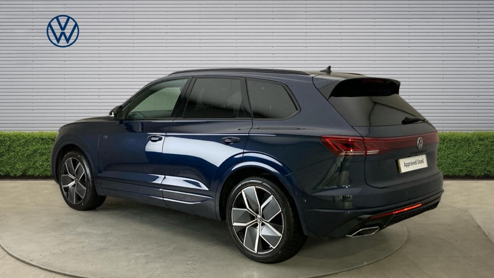 Volkswagen Touareg 3.0 V6 TDI 4Motion 286 Black Edition 5dr Tip Auto Diesel Estate - Image 3
