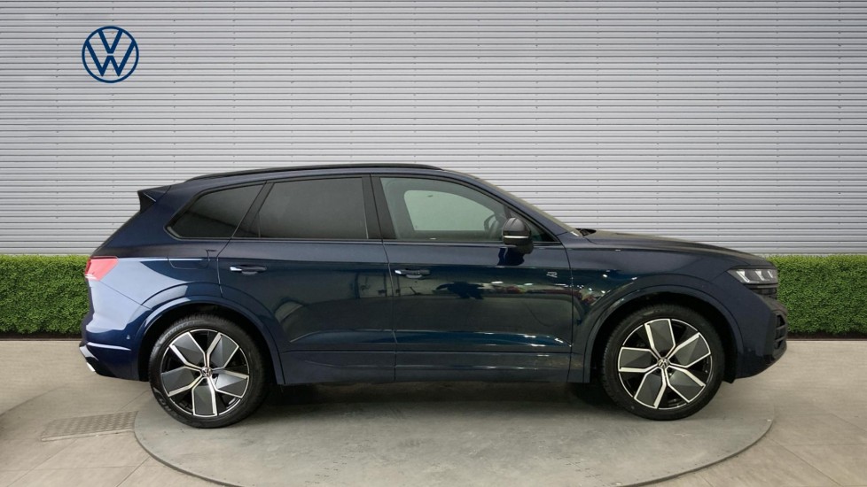 Volkswagen Touareg 3.0 V6 TDI 4Motion 286 Black Edition 5dr Tip Auto Diesel Estate - Image 4