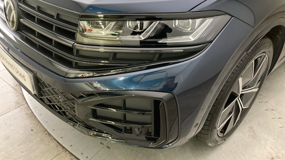 Volkswagen Touareg 3.0 V6 TDI 4Motion 286 Black Edition 5dr Tip Auto Diesel Estate - Image 22