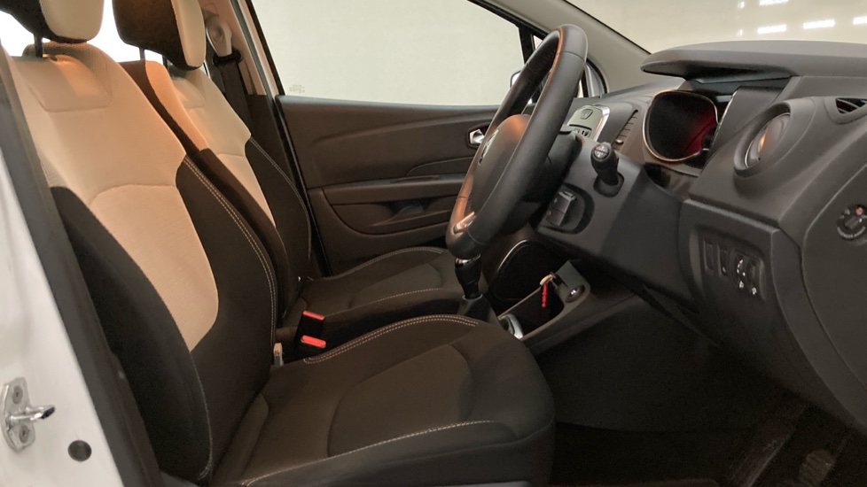 Renault Captur 1.5 dCi 90 Iconic 5dr Diesel Hatchback - Image 15