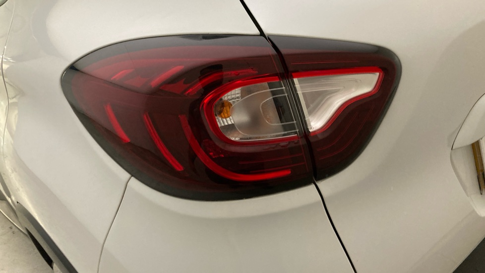 Renault Captur 1.5 dCi 90 Iconic 5dr Diesel Hatchback - Image 24