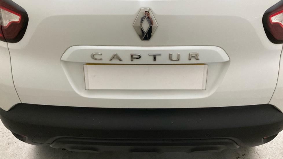 Renault Captur 1.5 dCi 90 Iconic 5dr Diesel Hatchback - Image 28