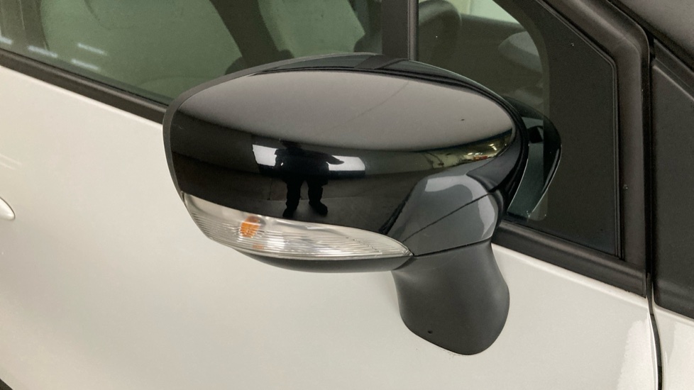 Renault Captur 1.5 dCi 90 Iconic 5dr Diesel Hatchback - Image 29
