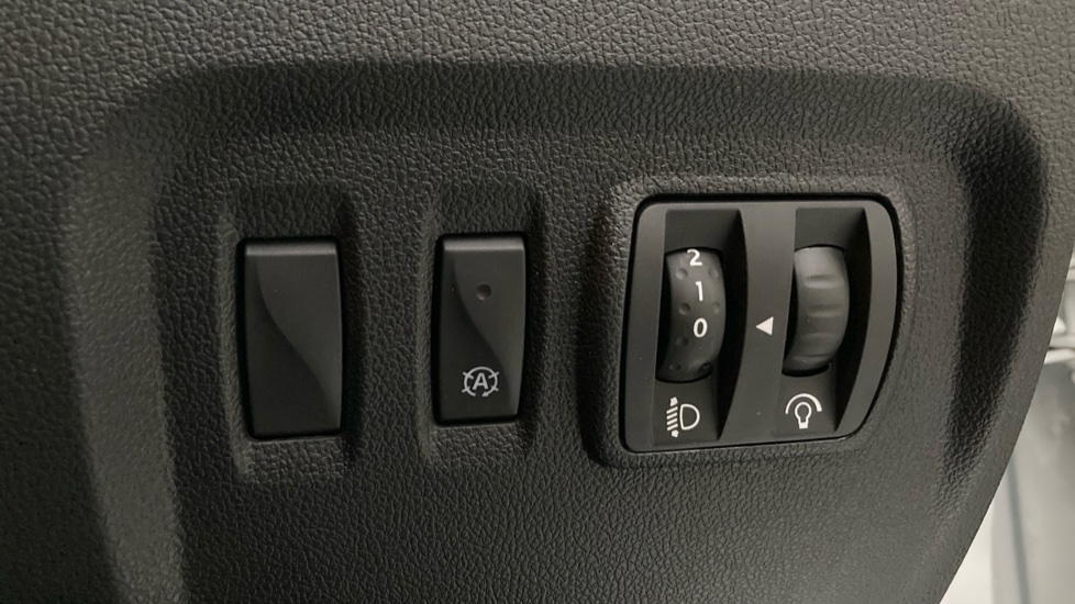 Renault Captur 1.5 dCi 90 Iconic 5dr Diesel Hatchback - Image 36