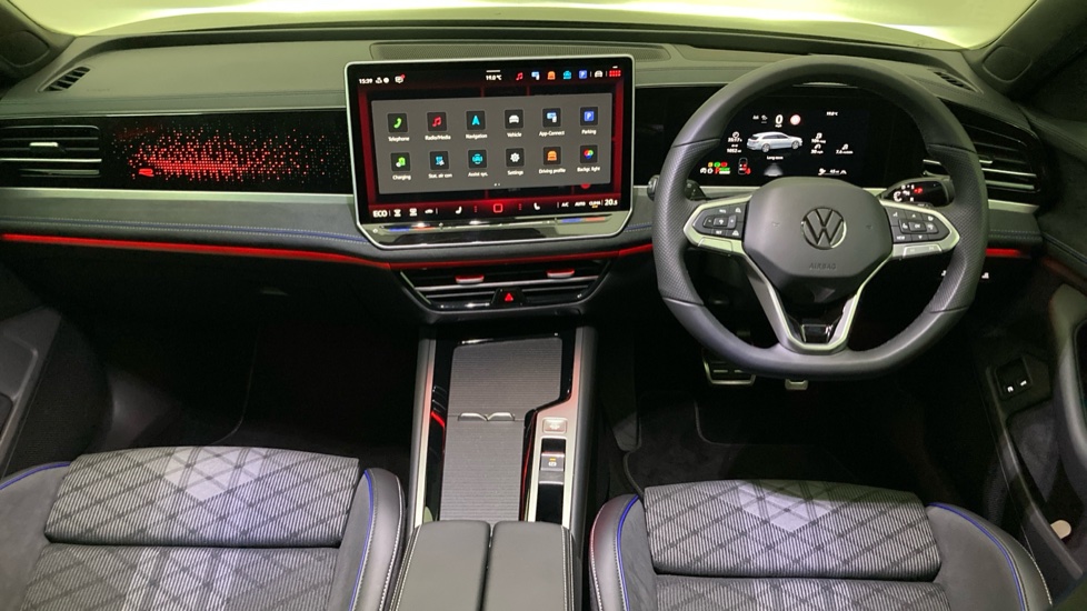 Volkswagen Passat 1.5 TSI eHybrid Black Edition 5dr DSG Estate - Image 9