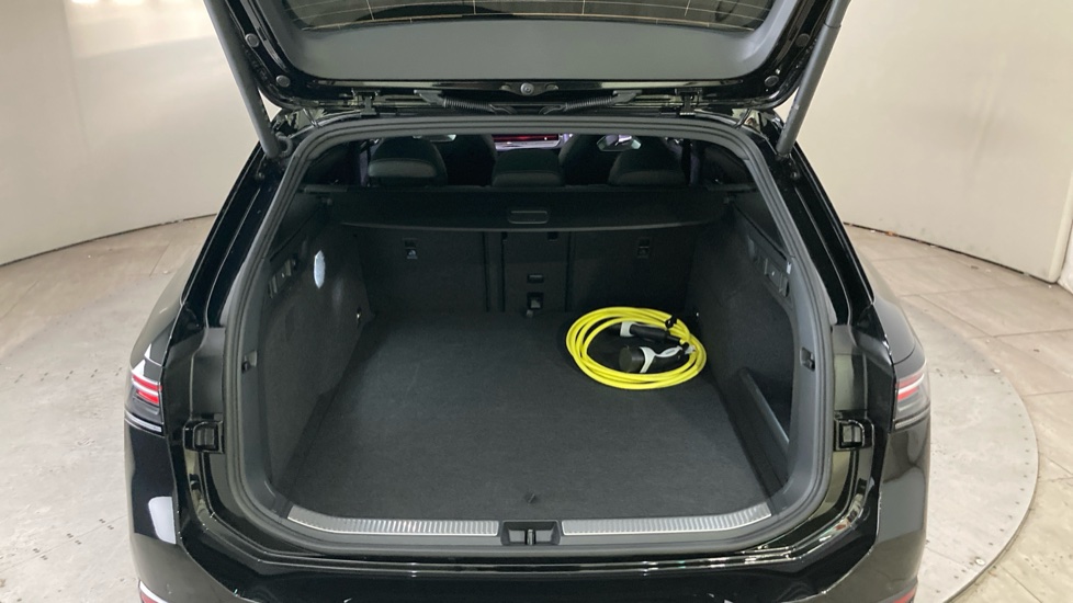 Volkswagen Passat 1.5 TSI eHybrid Black Edition 5dr DSG Estate - Image 20