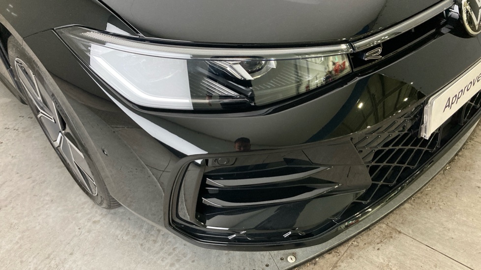 Volkswagen Passat 1.5 TSI eHybrid Black Edition 5dr DSG Estate - Image 21