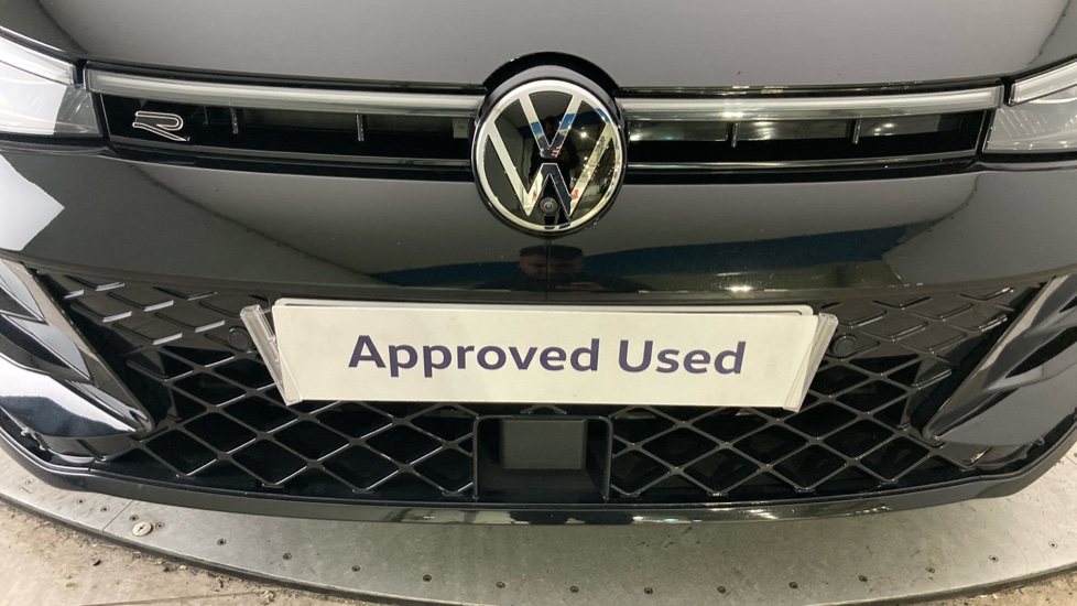 Volkswagen Passat 1.5 TSI eHybrid Black Edition 5dr DSG Estate - Image 23