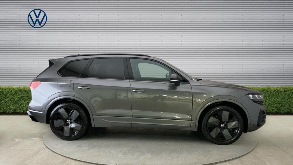 Volkswagen Touareg 3.0 V6 TDI 4Motion 286 Final Edition 5dr Tip Auto Diesel Estate - Image 4