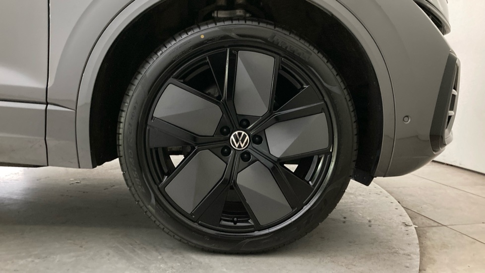 Volkswagen Touareg 3.0 V6 TDI 4Motion 286 Final Edition 5dr Tip Auto Diesel Estate - Image 5