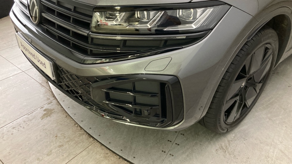 Volkswagen Touareg 3.0 V6 TDI 4Motion 286 Final Edition 5dr Tip Auto Diesel Estate - Image 34