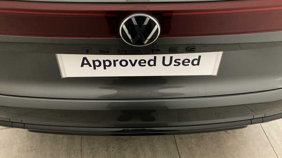 Volkswagen Touareg 3.0 V6 TDI 4Motion 286 Final Edition 5dr Tip Auto Diesel Estate - Image 42