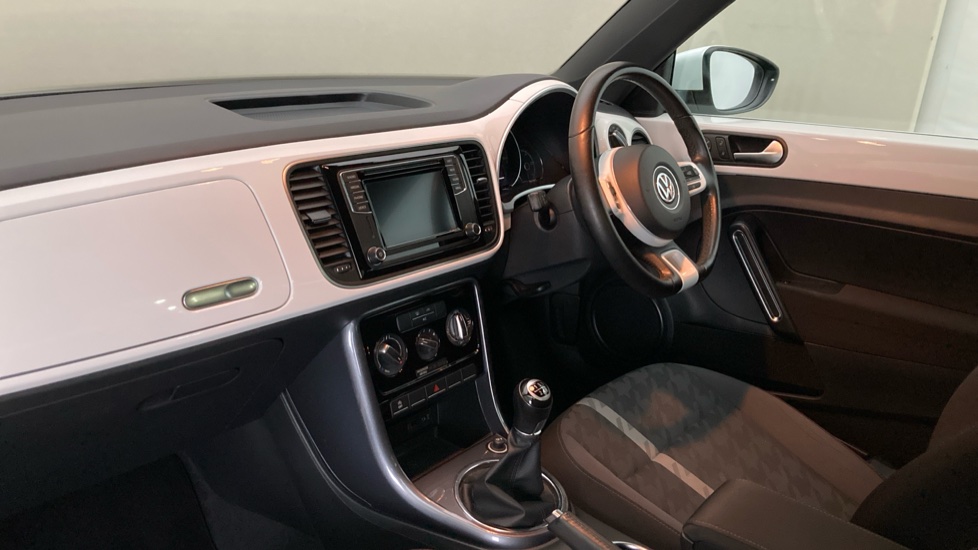 Volkswagen Beetle 1.2 TSI Design 3dr Petrol Hatchback - Image 2