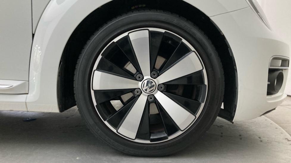 Volkswagen Beetle 1.2 TSI Design 3dr Petrol Hatchback - Image 5