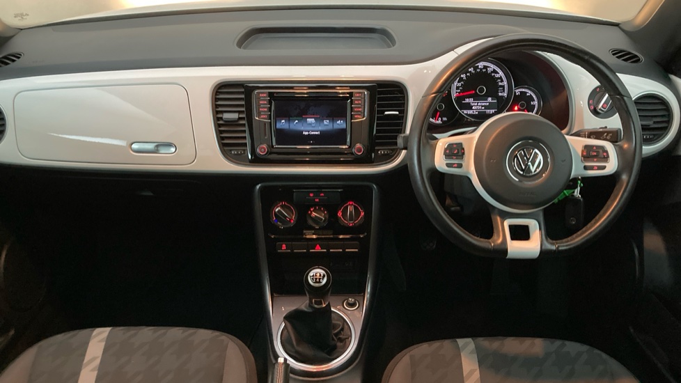 Volkswagen Beetle 1.2 TSI Design 3dr Petrol Hatchback - Image 9