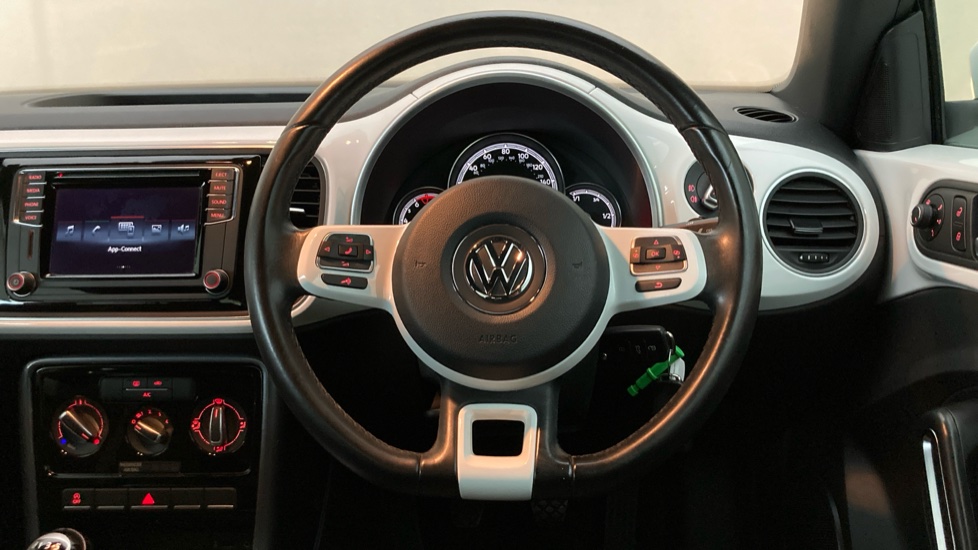 Volkswagen Beetle 1.2 TSI Design 3dr Petrol Hatchback - Image 10