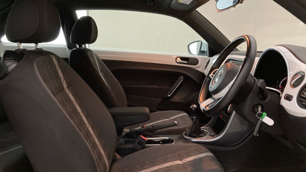Volkswagen Beetle 1.2 TSI Design 3dr Petrol Hatchback - Image 15