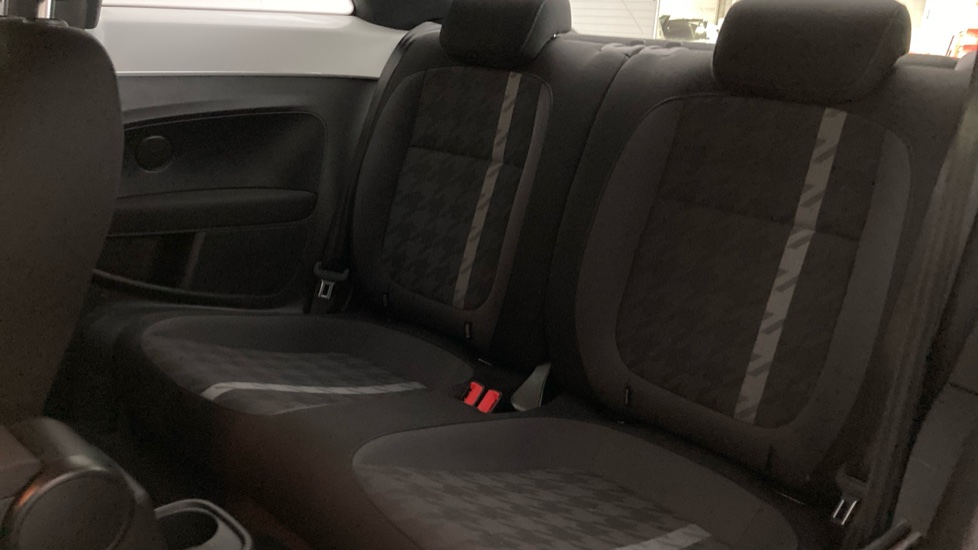 Volkswagen Beetle 1.2 TSI Design 3dr Petrol Hatchback - Image 16