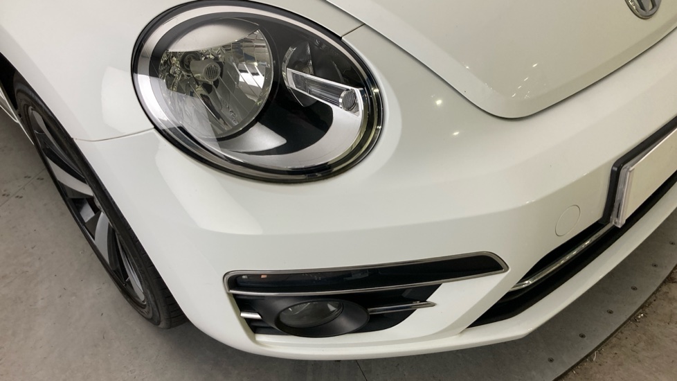 Volkswagen Beetle 1.2 TSI Design 3dr Petrol Hatchback - Image 21