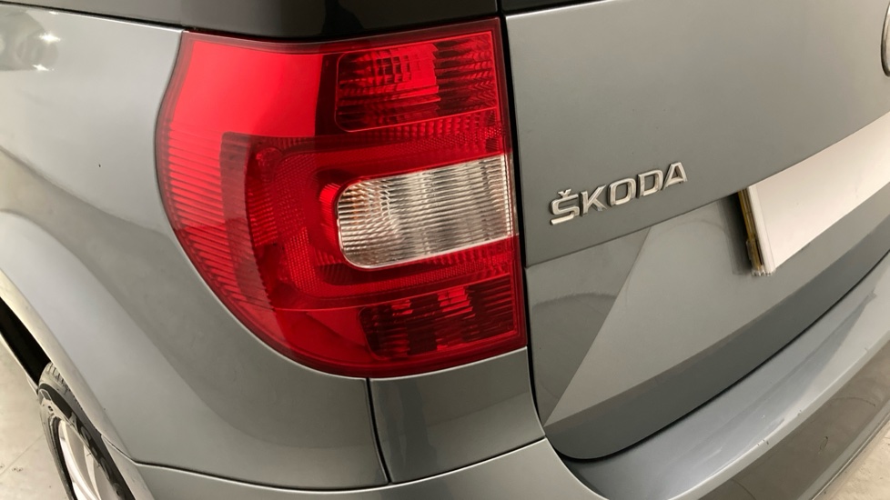 Skoda Yeti 1.2 TSI 110 SE L 5dr DSG Petrol Estate - Image 24
