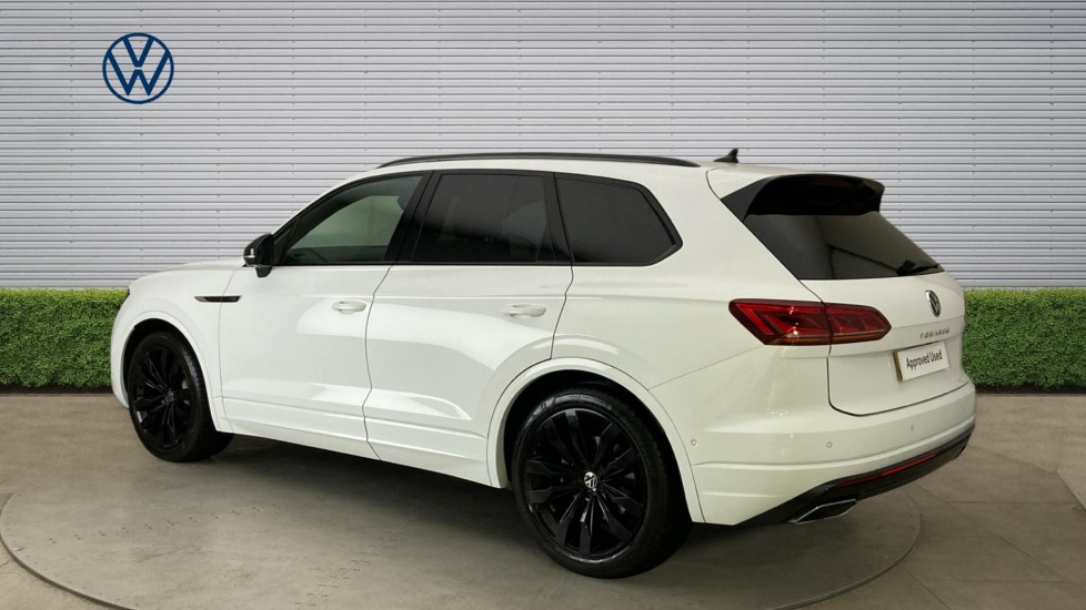 Volkswagen Touareg 3.0 V6 TDI 4Motion 231 Black Edition 5dr Tip Auto Diesel Estate - Image 3