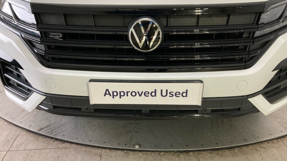 Volkswagen Touareg 3.0 V6 TDI 4Motion 231 Black Edition 5dr Tip Auto Diesel Estate - Image 33