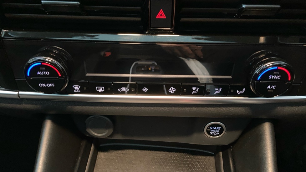 Nissan Qashqai 1.3 DiG-T MH 158 N-Connecta 5dr Xtronic Petrol Hatchback - Image 13