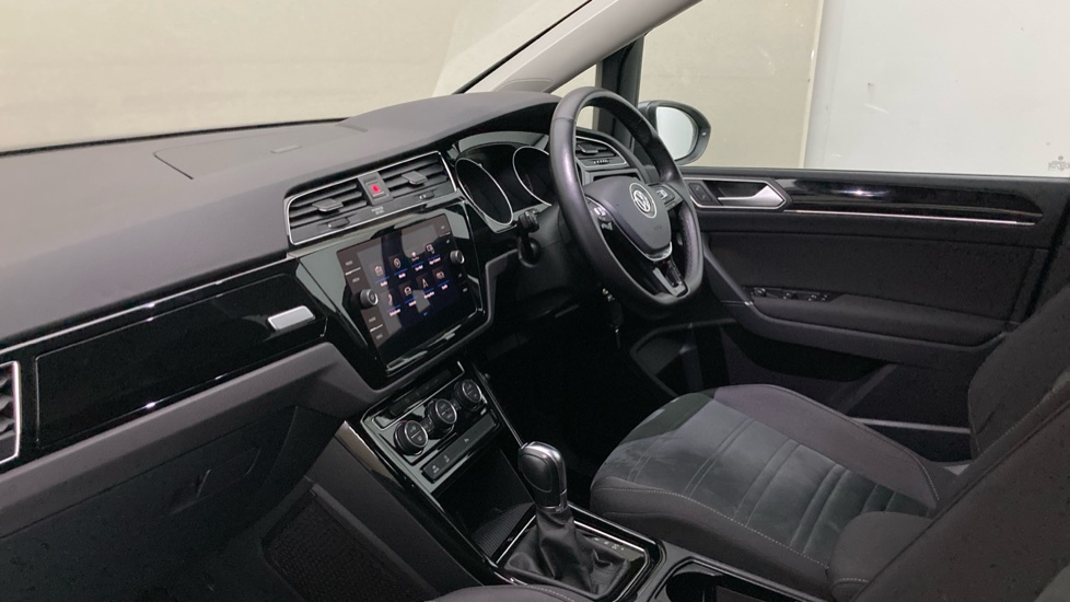 Volkswagen Touran 1.5 TSI EVO SEL 5dr DSG Petrol Estate - Image 2
